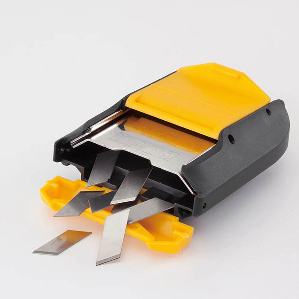 OLFA กล่องหักใบมีด รุ่น DC-5 เก็บส่วนที่ใช้แล้วได้ ขนาดกะทัดรัด ( จำนวน 1 อัน)