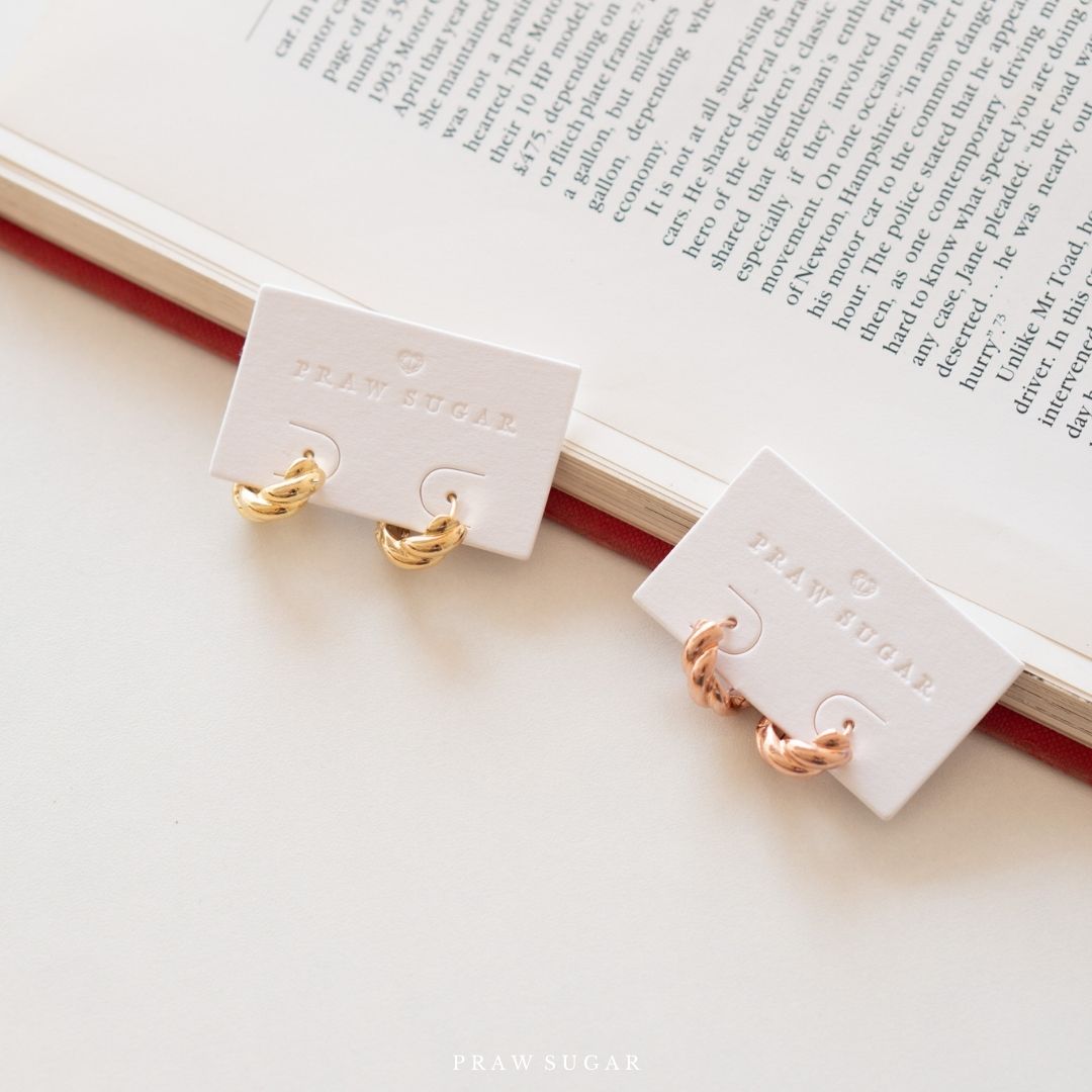 Mid Spiral Hoop Earrings - ต่างหูเกลียวห่วงไซส์ขนาดกลาง (ก้านต่างหูเงินแท้)