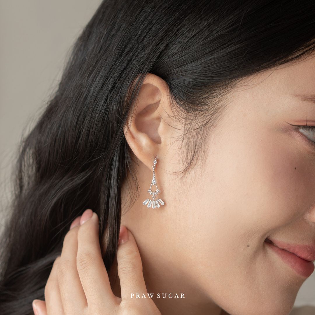 Claudia Earrings - ต่างหูคลอเดียทรงยาว (ก้านต่างหูเงินแท้)