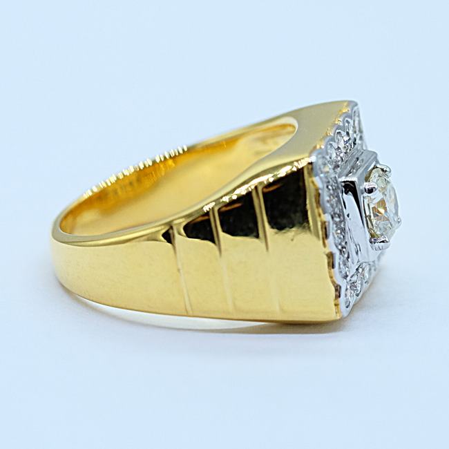 แหวนเพชรหน้ากว้างเพชรเม็ดเดี่ยวไซส์65ตัง ตัวเรือนทอง18K ล้อมเพชร1ชั้น