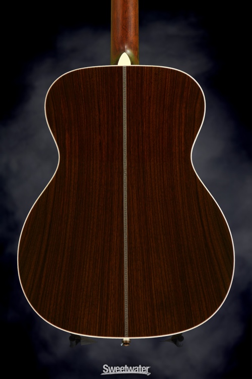 Martin 000-28 14 Fret Sweetwater Edition - Ambertone, A/E w/LR Baggs Lyric Pickup