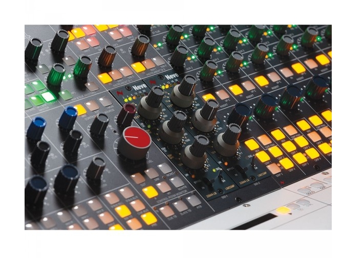 NEVE 8424 24-CHANNEL ANALOG CONSOLE