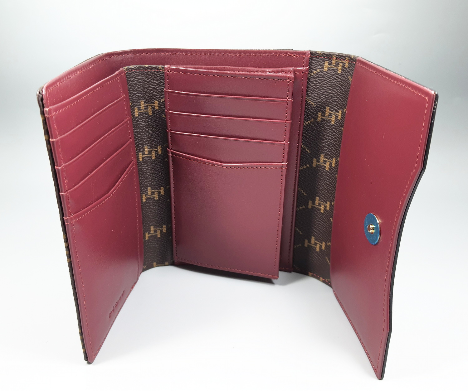 กระเป๋าสตางค์ HOW น้ำตาลไหม้ ใหม่ แท้