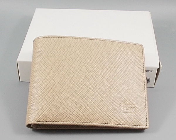 กระเป๋าสตางค์ Guy Laroche เบจ ใหม่ แท้