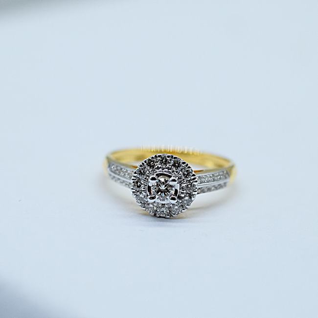 แหวนเพชรสำหรับสุภาพสตรี แหวนหมั้น แหวนแต่งงาน ขนาดกระทัดรัด