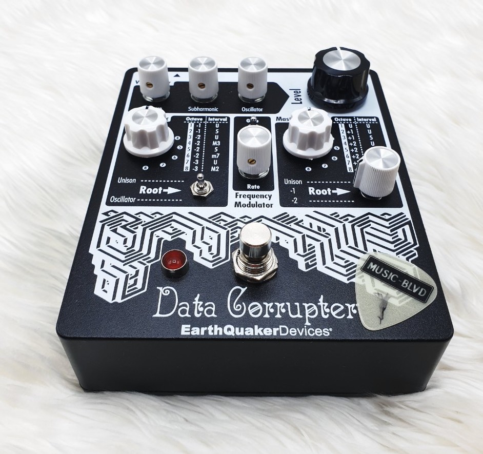 EarthQuaker Devices Data Corrupter Modulated Monophonic PLL Harmonizer