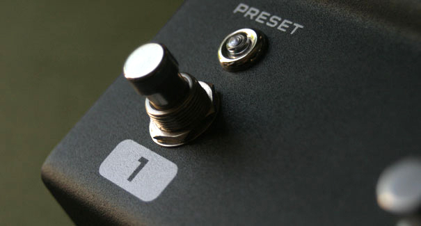 Fractal Audio Systems MFC-101 Midi Foot Controller