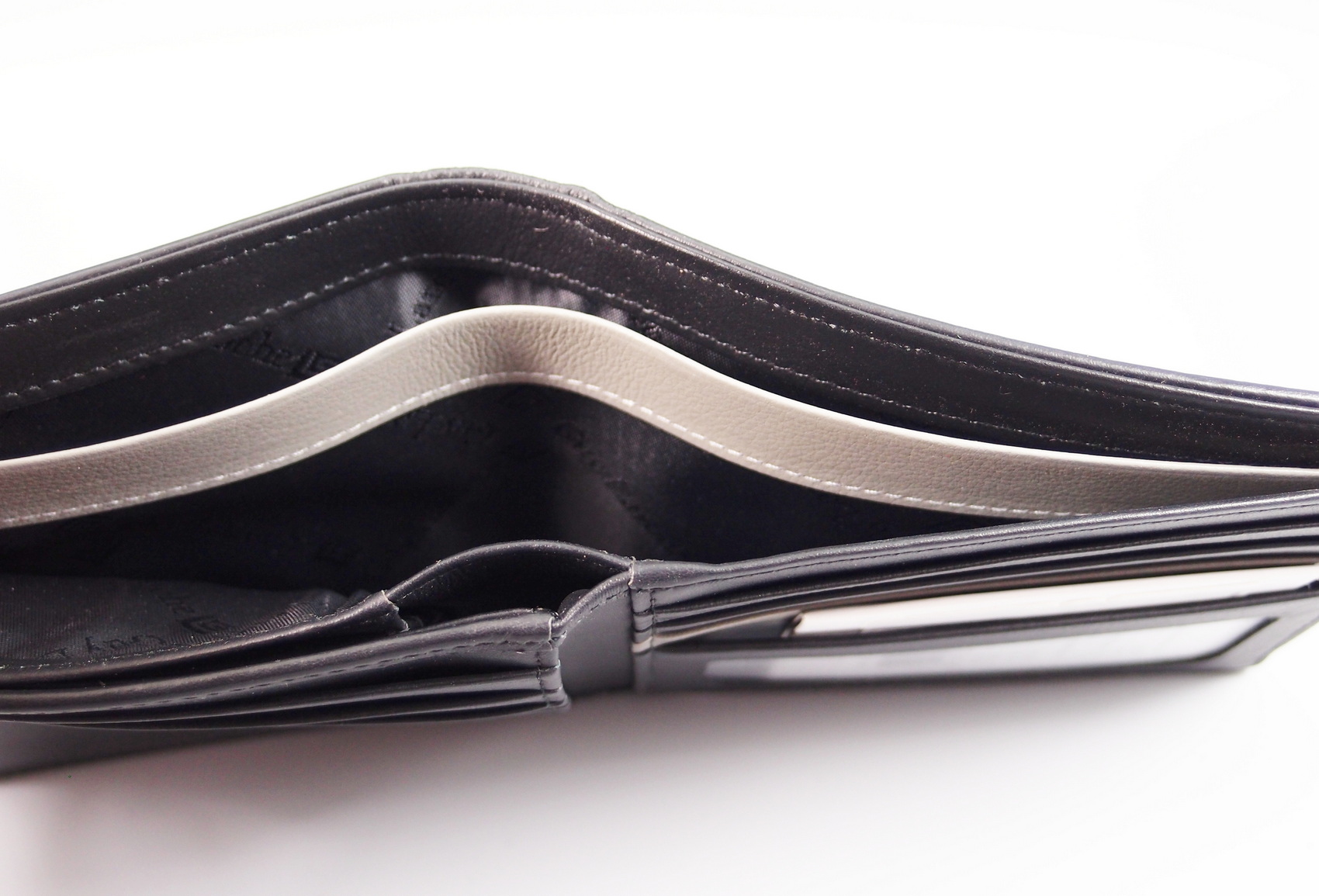 กระเป๋าสตางค์ Guy Laroche บอร์นดำ ใหม่ แท้