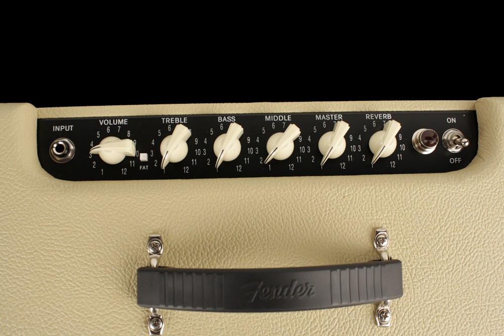 Fender FSR Blues Jr III - Wine/Cream