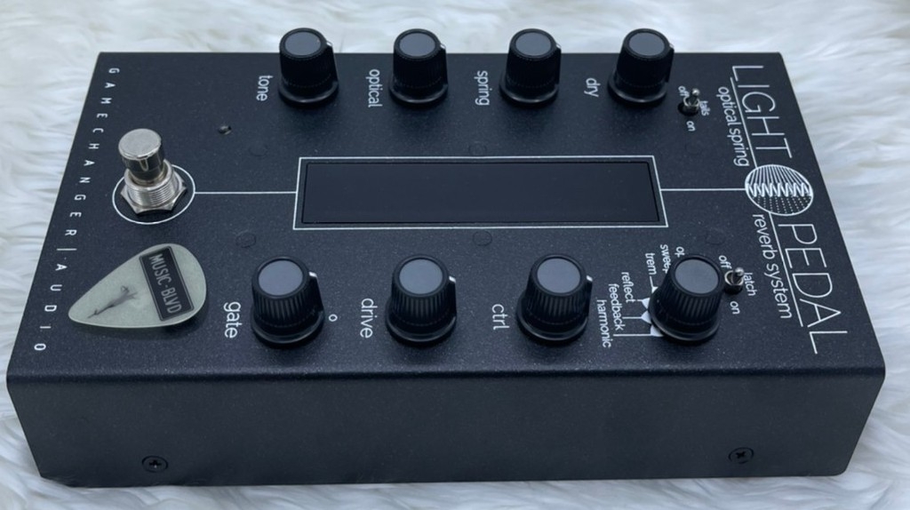 GAMECHANGER AUDIO LIGHT PEDAL OPTICAL SPRING REVERB SYSTEM