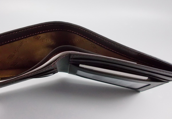 กระเป๋าสตางค์ Guy Laroche ดาร์คช็อคโกแลต ใหม่ แท้