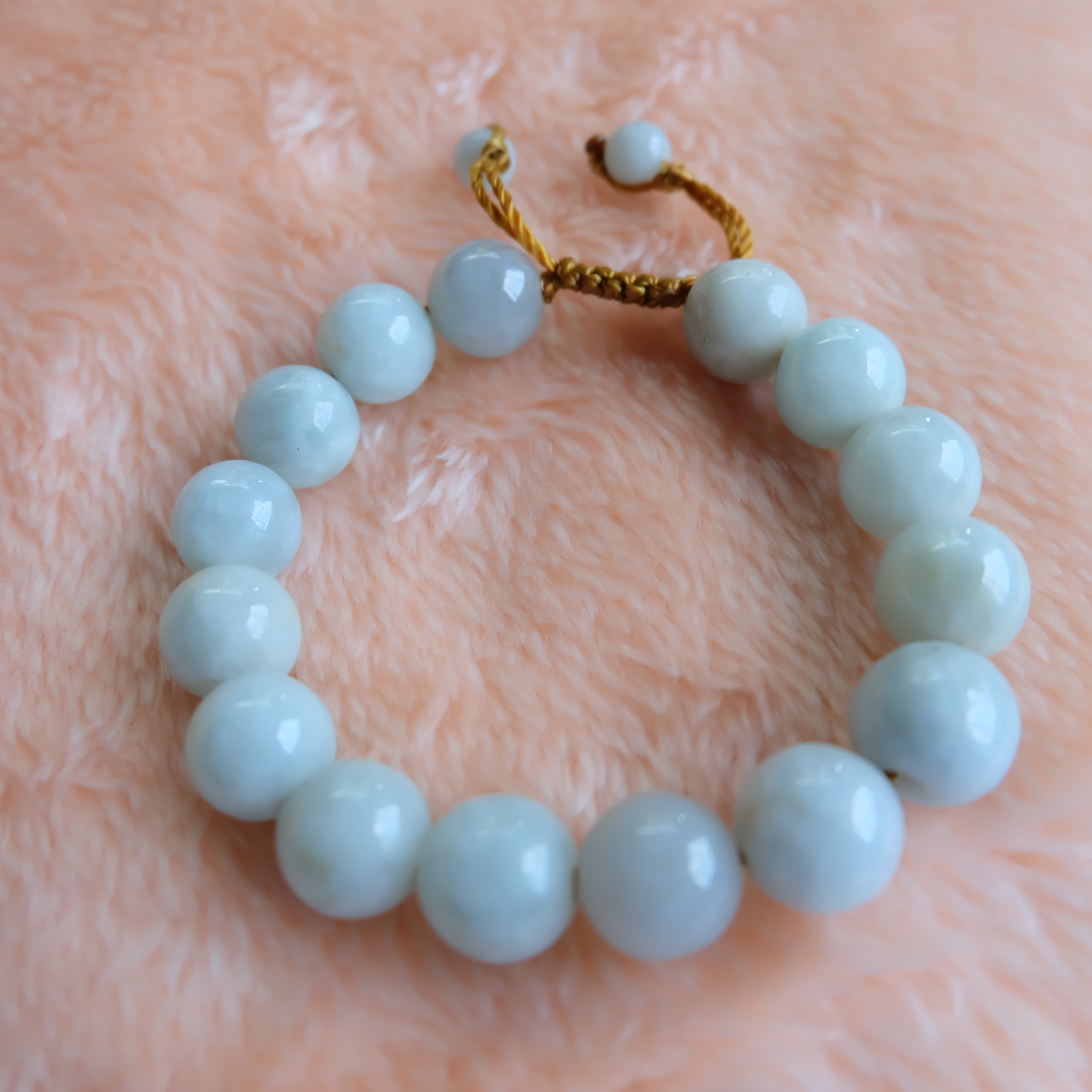 สร้อยข้อมือลูกปัดหยกแท้ 14 มิล หยกแท้ หยกพม่า หยกขาวเขียวอ่อน เชือกดึง รอบข้อมือ 17-22 ซม.