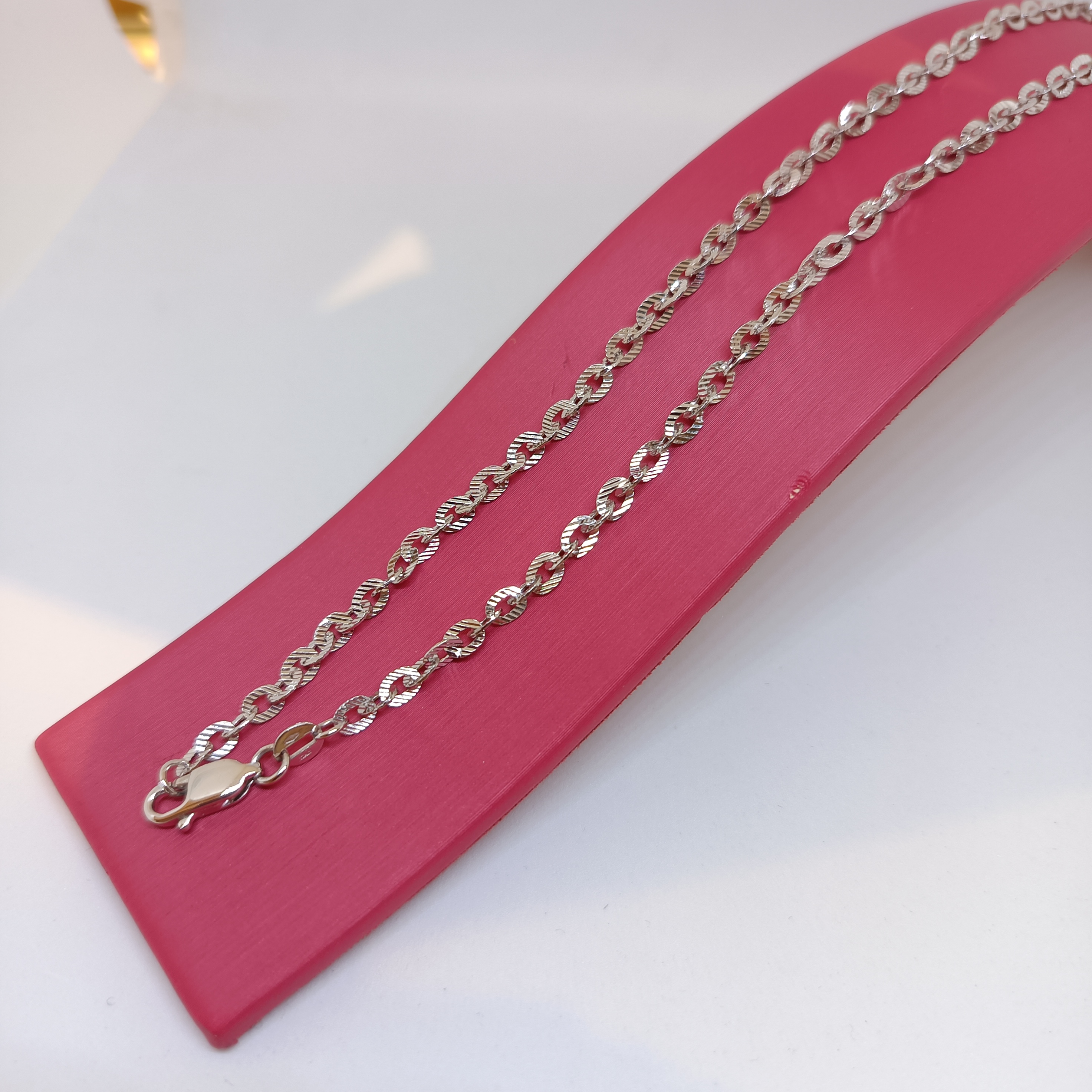 สร้อยคออิตาลี่ เป็นห่วงโซ่เลข 0 ขัดเงาเหลี่ยมเพชร สวมใส่ได้ทั้งหญิงและชาย