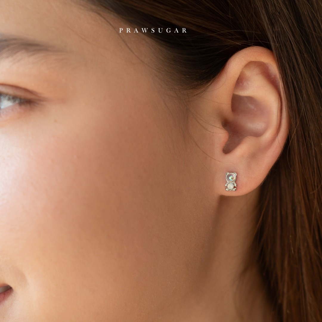 Mini Lovely Bear Earrings - ต่างหูน้องหมีขนาดมินิ (ก้านต่างหูเงินแท้)