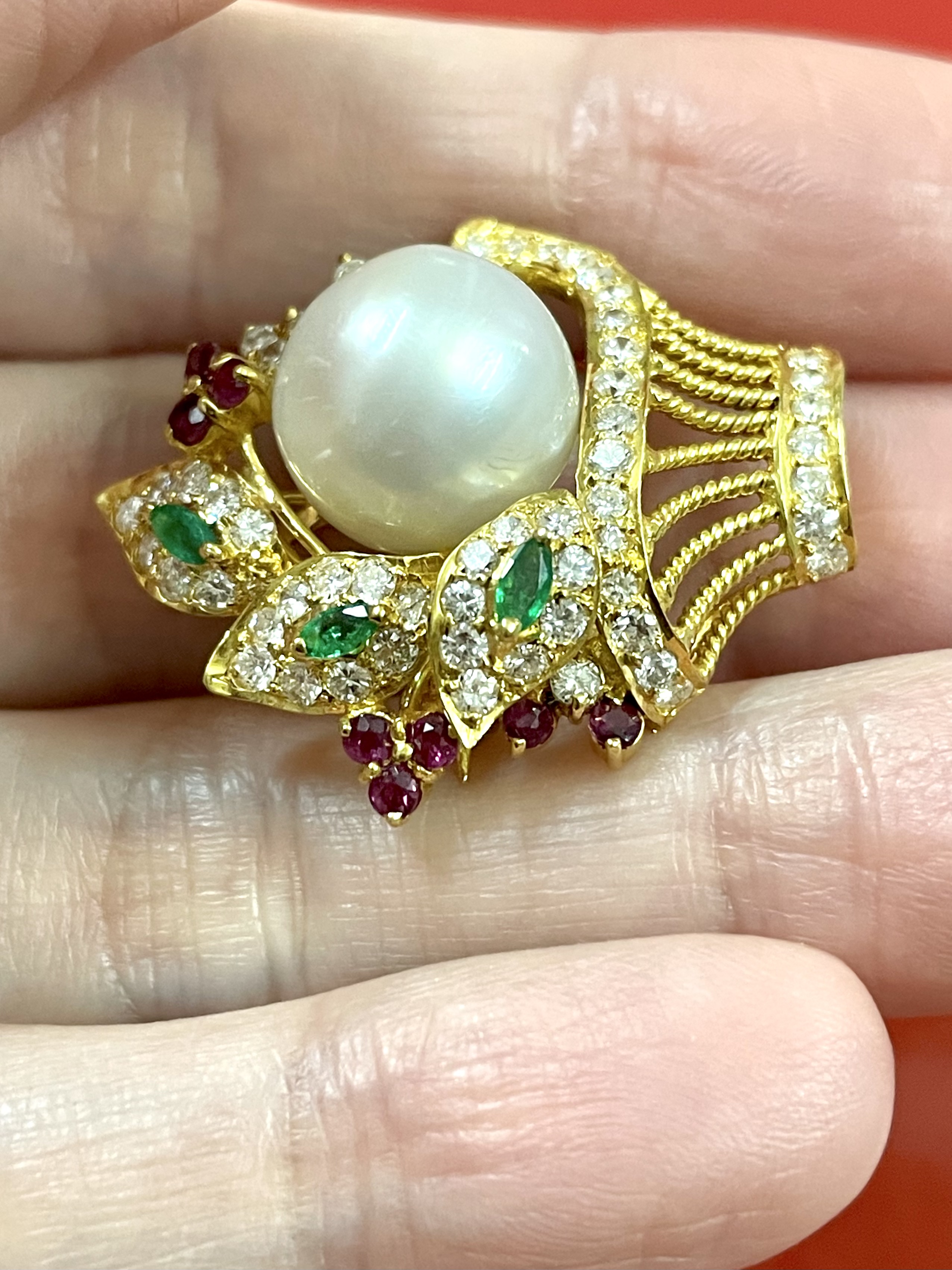 จี้/เข็มกลัด กระเช้าดอกไม้ มุก เพชร พลอยสวยๆ