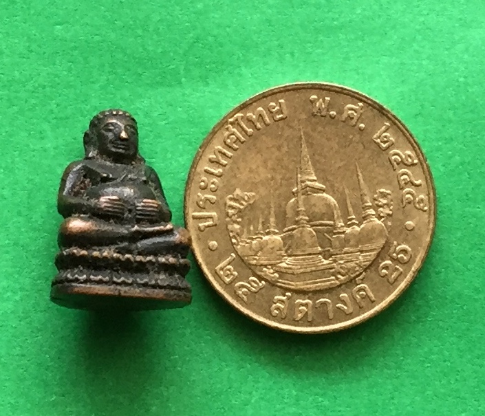 พระหล่อ พิมพ์หลวงพ่อ สังกัจจายน์องค์จิ๋ว หลวงพ่อแพ วัดพิกุลทอง จ.สิงห์บุรี ปี๒๕๑๘ หลังยันต์ ก้นอุดผงพุทธคุณ เนื้อทองแดงผสม พระแท้สวย สนใจโทรสอบถามที่ 0619783836.. 0805587175 ส่งEMSในประเทศฟรีคะ