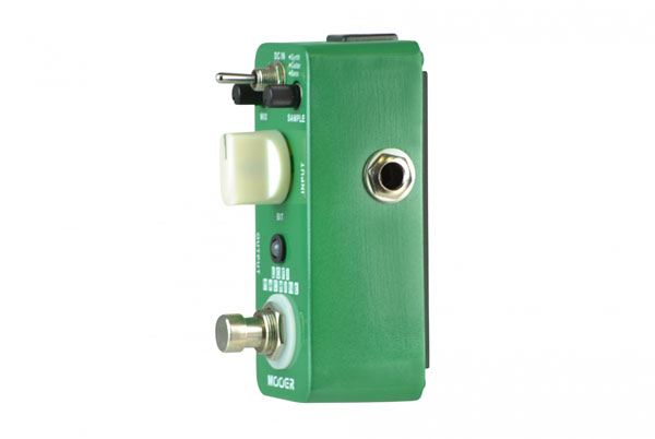 Mooer Audio LoFi Machine Sample Reducing Pedal