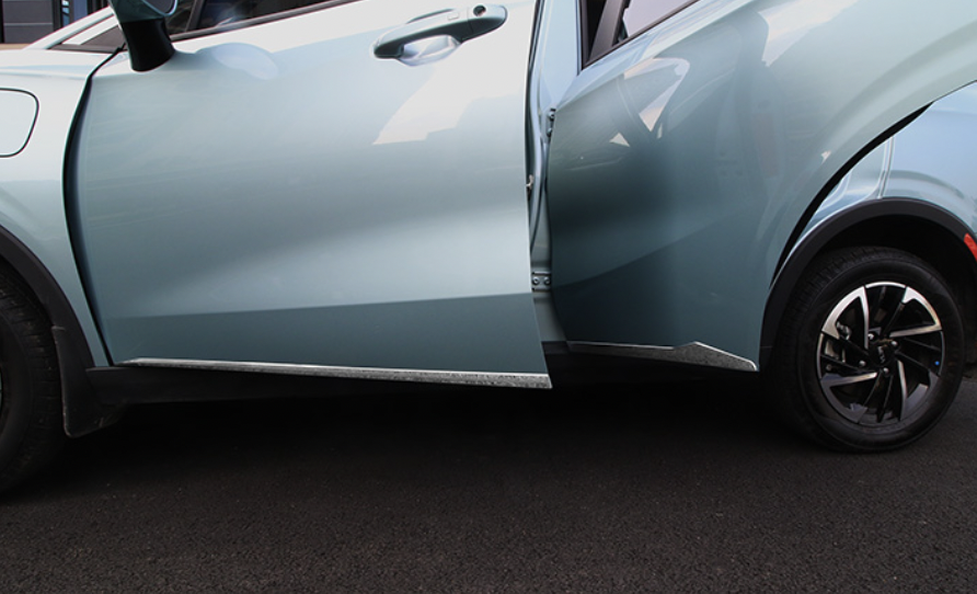 คิ้วโครเมี่ยมรถยนต์ คิ้วโครเมี่ยมตกแต่งคิ้วกระจก กันชนหน้าและหลังยาว สำหรับรถยนต์ไฟฟ้า NETA V , NETA V pro