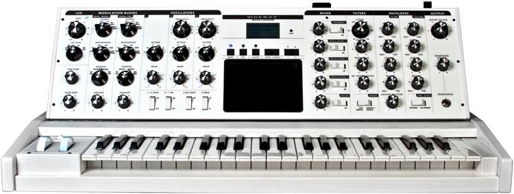 Moog Minimoog Voyager Performer Edition - Limited Edition White