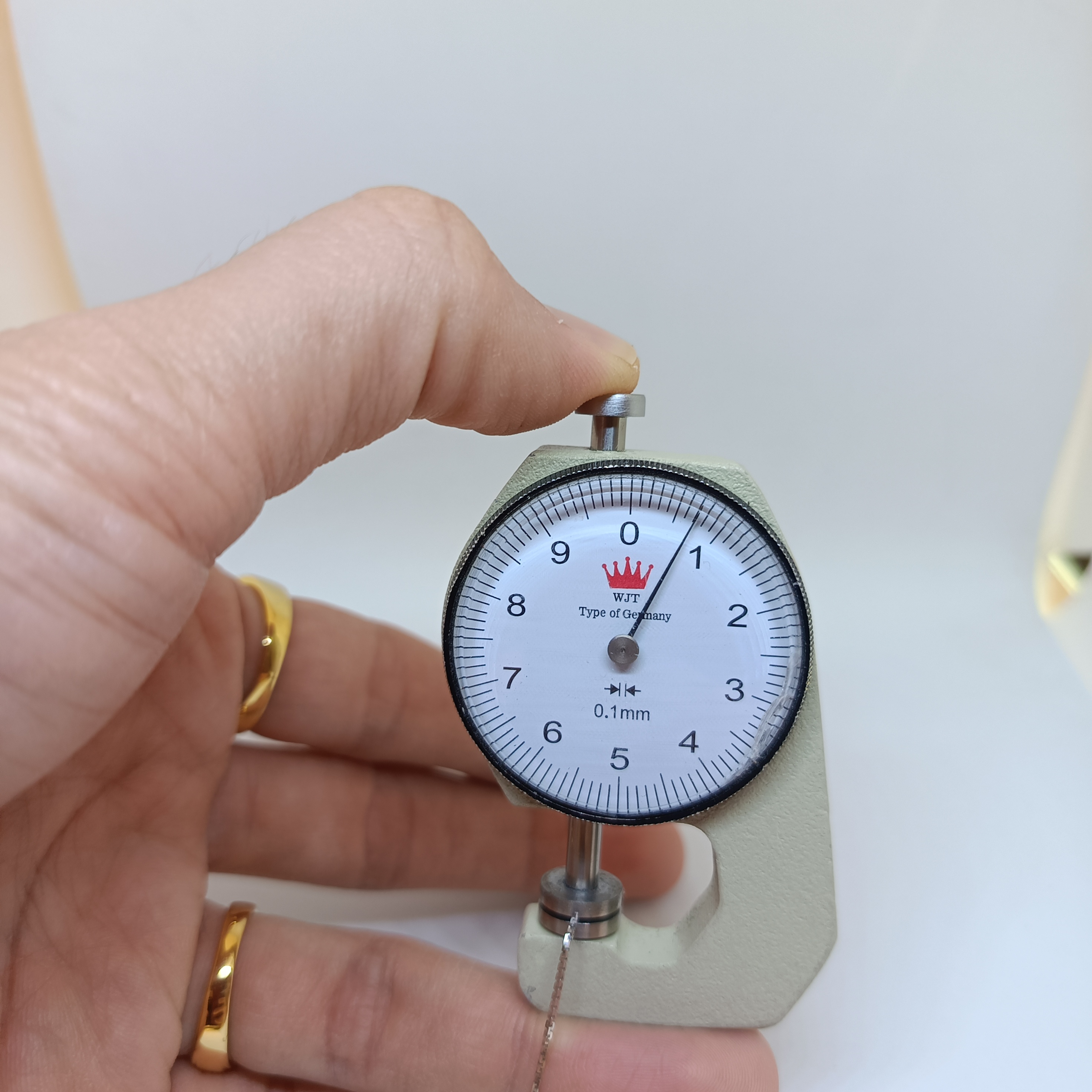 สร้อยอิตาลี่ ลายบ๊อคเชน ระยิบระยับเล่นไฟ น้ำหนักกระทัดรัด