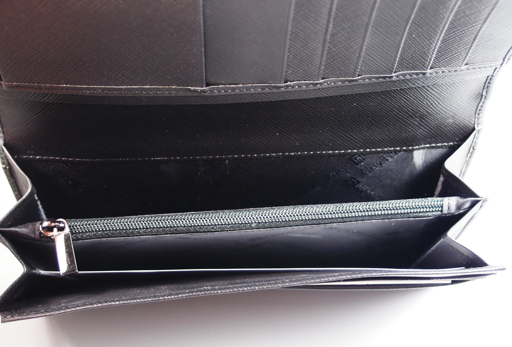 กระเป่าสตางค์ Guy Laroche ดำ ใหม่ แท้