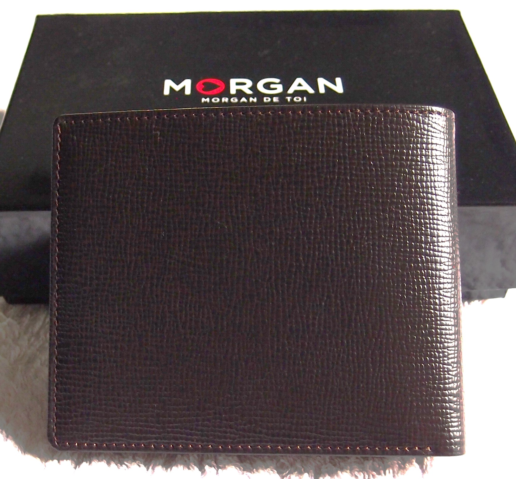 กระเป๋าสตางค์ Guy Laroche ดาร์กช็อคโกแลต ใหม่ แท้