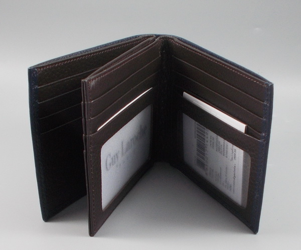 กระเป๋าสตางค์ Guy Laroche กรมท่า-น้ำตาล ใหม่ แท้