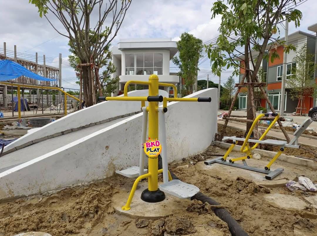 เครื่องออกกำลังกายกลางแจ้ง อุปกรณ์แกว่งสะโพก-ทรงตัวเดี่ยว สำหรับผู้สูงอายุและบุคคลทั่วไป เครื่องออกกําลังกายกลางแจ้งเทศบาล, เครื่องออกกําลังกายสาธารณะ ,ราคาโรงงาน สินค้าผลิตในไทย สั่งทำตามสีที่ต้องการได้