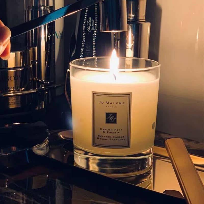 Jo Malone English Pear & Freesia Candle 35g จุดเทียนหอมแบบมีคาส
