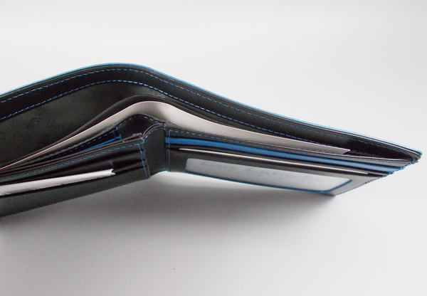 กระเป๋าสตางค์ Guy Laroche ดำ-ฟ้า ใหม่ แท้