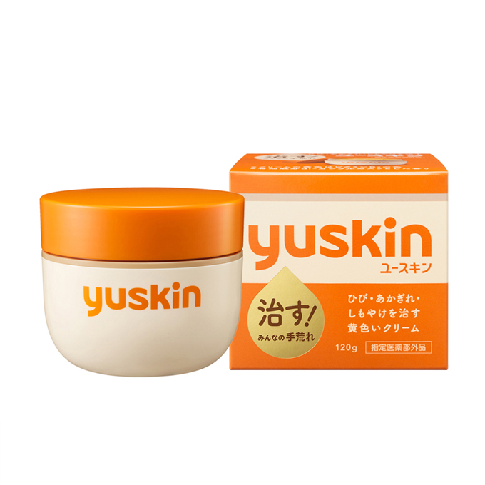 Yuskin A Cream 120g ครีมสารพัดประโยชน์ สำหรับทุกคนในครอบครัว เป็นครีมที่ได้รับความนิยมมากในญี่ปุ่น สามารถใช้ได้กับทุกส่วนของร่างกายตั้งแต่ แก้ปากแห้งแตกยันส้นเท้าแตกระแหงเลย ใช้ได้ทั้งเด็ก และ ผู้ใหญ่ อุดมไปด้วยสารบำรุงผิวจาก Vitamin C, VitaminB2 และ ไฮยา