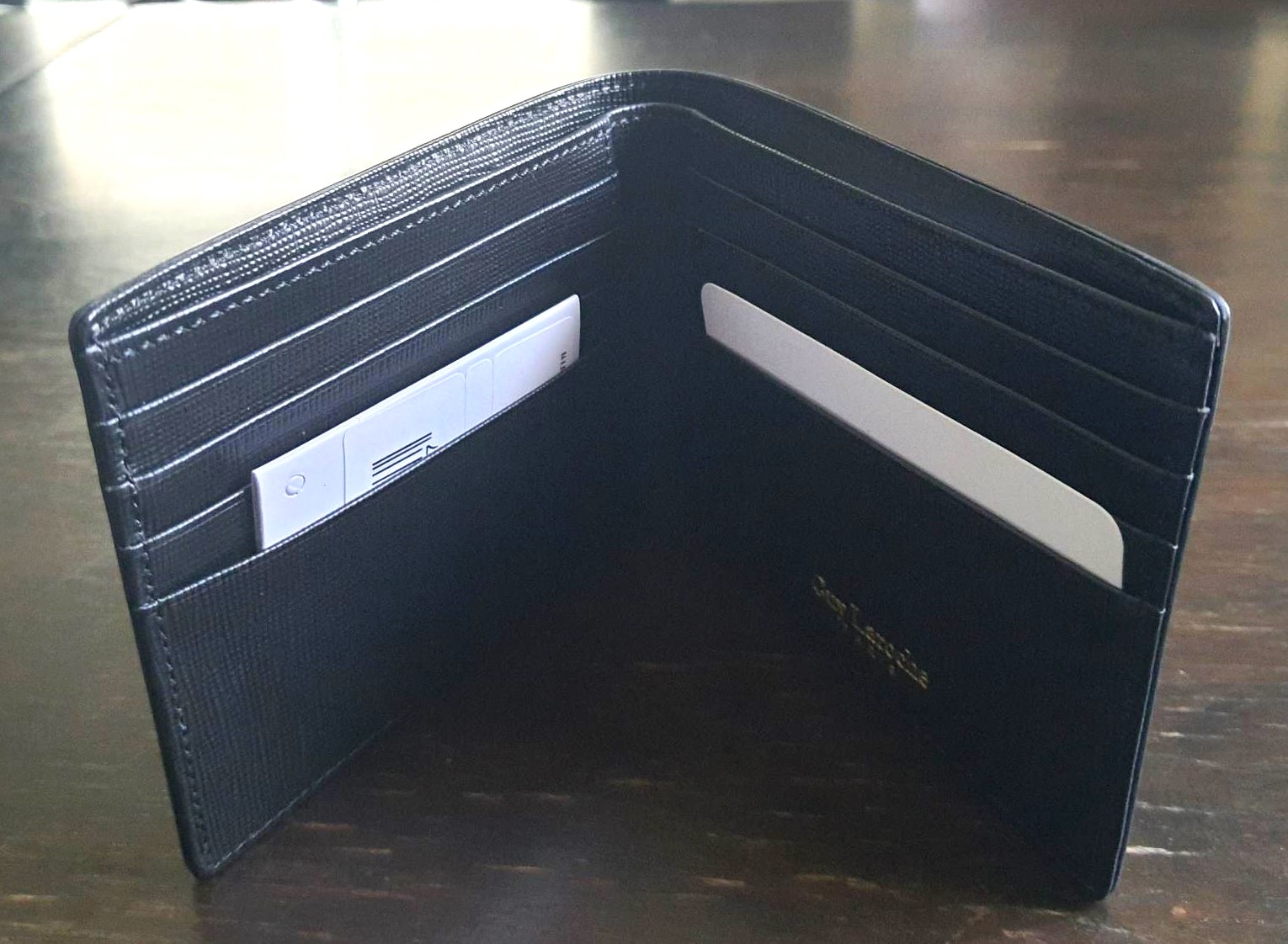 กระเป๋าสตางค์ Guy Laroche ดำ ใหม่ แท้