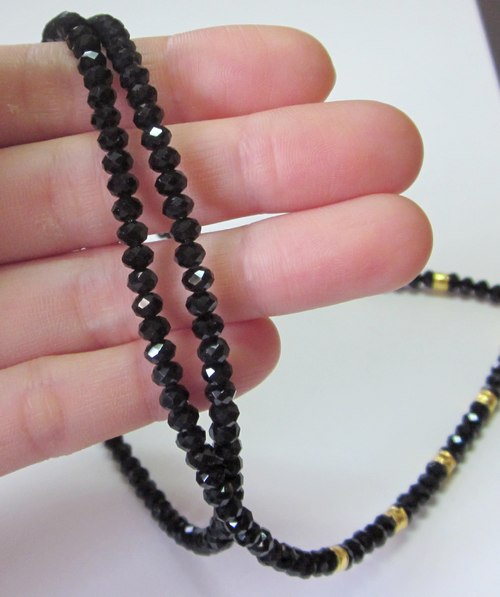 สร้อยคอคริสตัลนิลดำ คั่นทองแท้ 96.5% (ทองครึ่งสลึง)