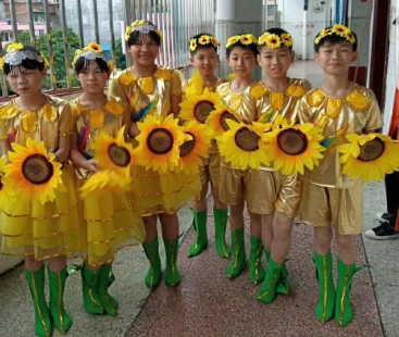 ชุดดอกทานตะวัน Sunflower ชุดดอกไม้ ขนาด 110, 120, 130, 140 (รวมดอกไม้ 2 อัน)