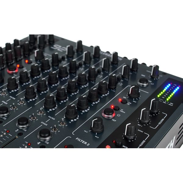 Allen & Heath XONE:92 MK2 Professional 4+2 Channel Analog DJ Mixer