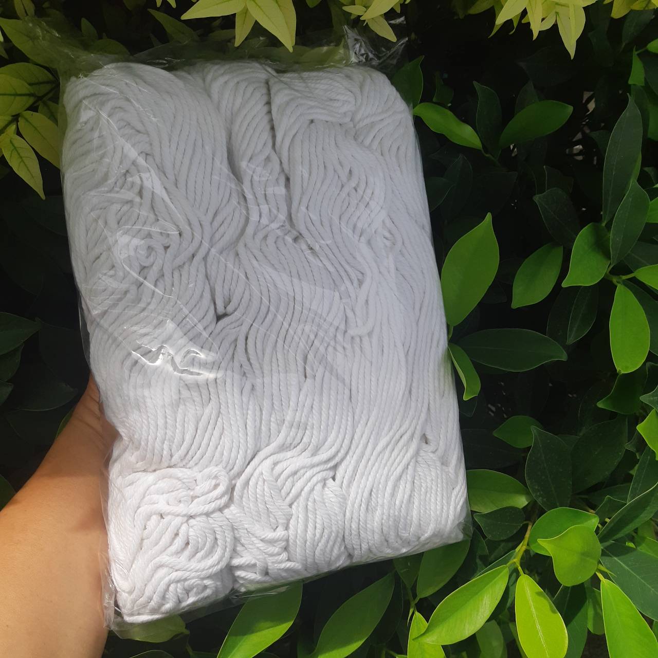 เชือกผ้าผูกเถาเมล่อนขนาด 4 มม. 350-400 เมตร/ห่อ