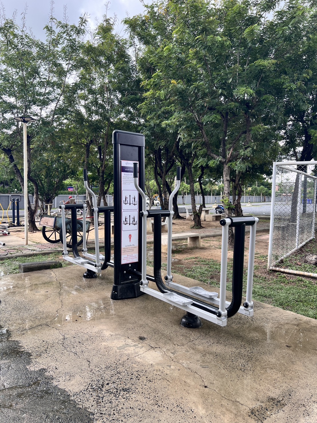 เครื่องออกกำลังกายกลางแจ้ง, อุปกรณ์เดินสลับแขน-ขาแนวราบคู่,สำหรับผู้สูงอายุและบุคคลทั่วไป เครื่องออกกําลังกายกลางแจ้งเทศบาล, เครื่องออกกําลังกายสาธารณะ ,ราคาโรงงาน สินค้าผลิตในไทย สั่งทำตามสีที่ต้องการได้
