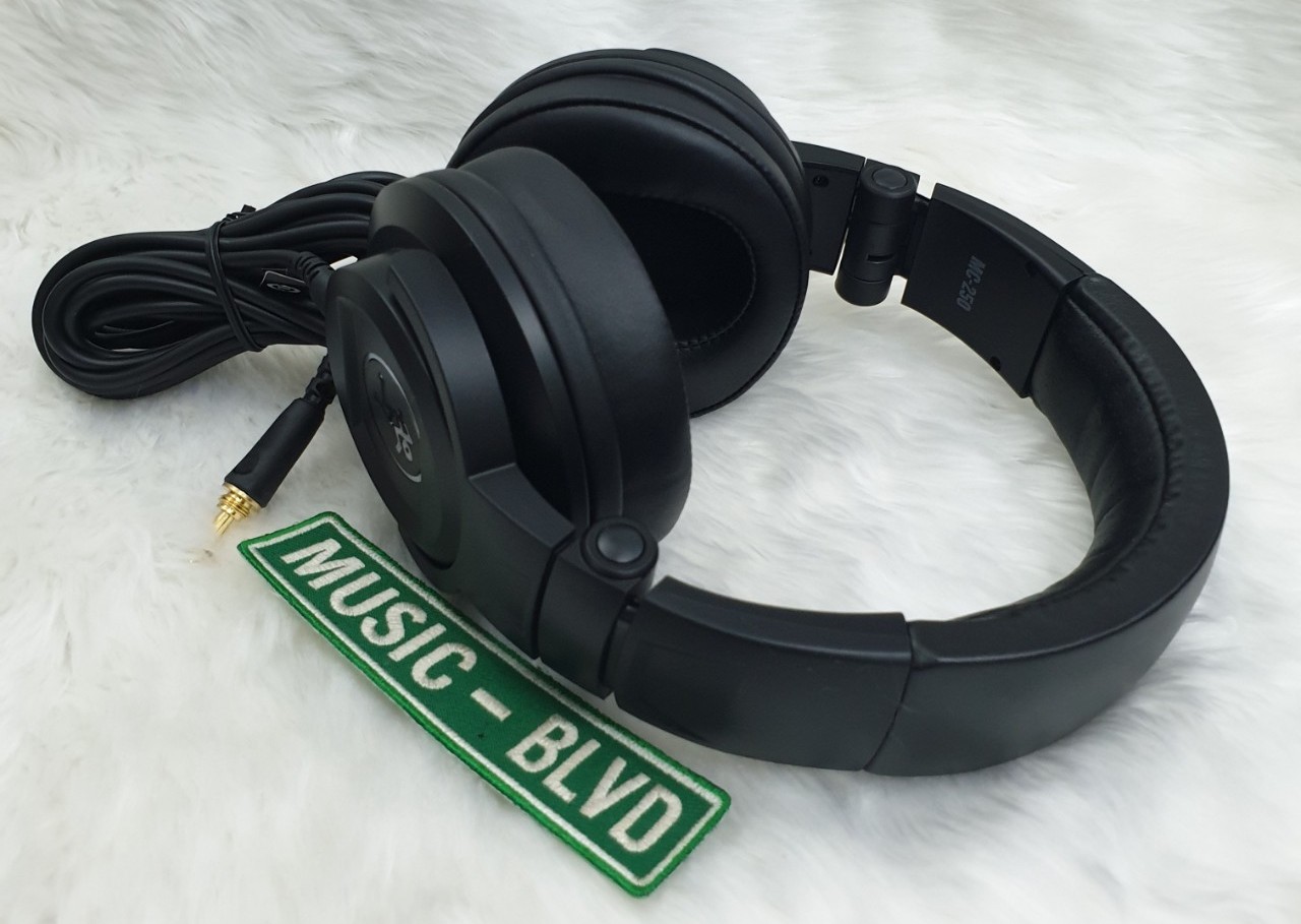 Mackie MC-250 Professional Closed-back Headphones