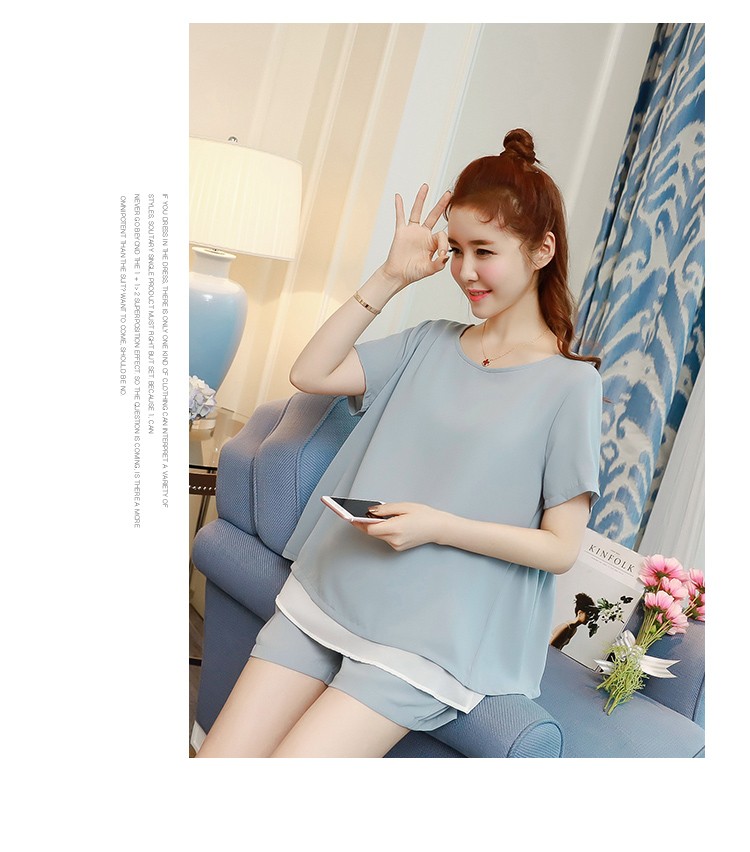 ชุดเซ็ตคลุมท้อง เสื้อชีฟองชั้นนอกสีฟ้าเย็บติดกับผ้าชีฟองสีขาวชั้นใน ด้านหลังผ่าแหวกเปรี้ยวจี๊ด + กางเกงพยุงหน้าท้องสีฟ้าเอวปรับระดับได้ น่ารักมากๆค่ะ