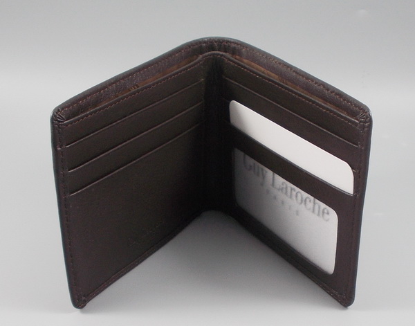 กระเป่าสตางค์ Guy Laroche ดาร์คช็อคโกแลต ใหม่ แท้