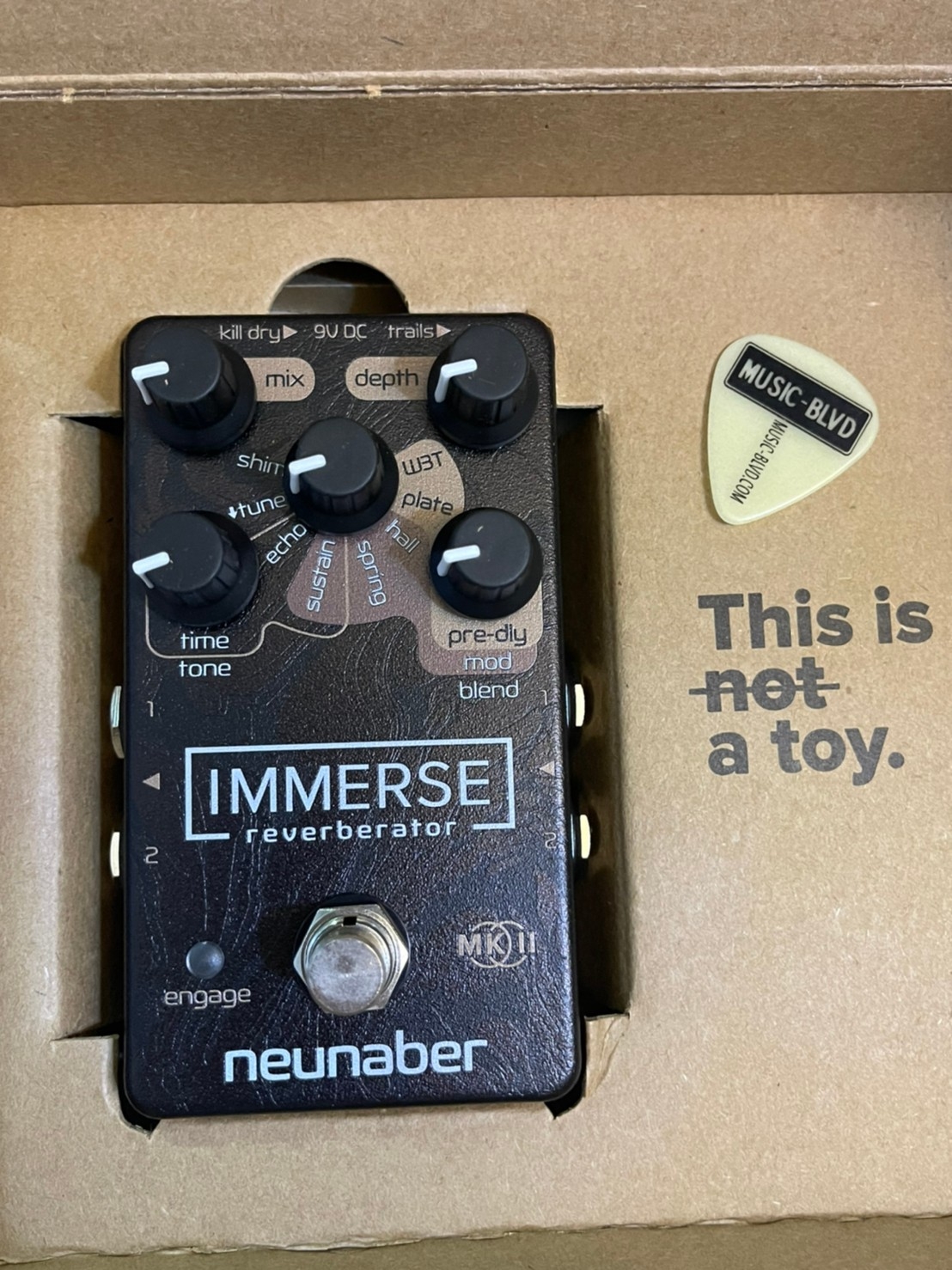 Neunaber Immerse Reverberator Pedal