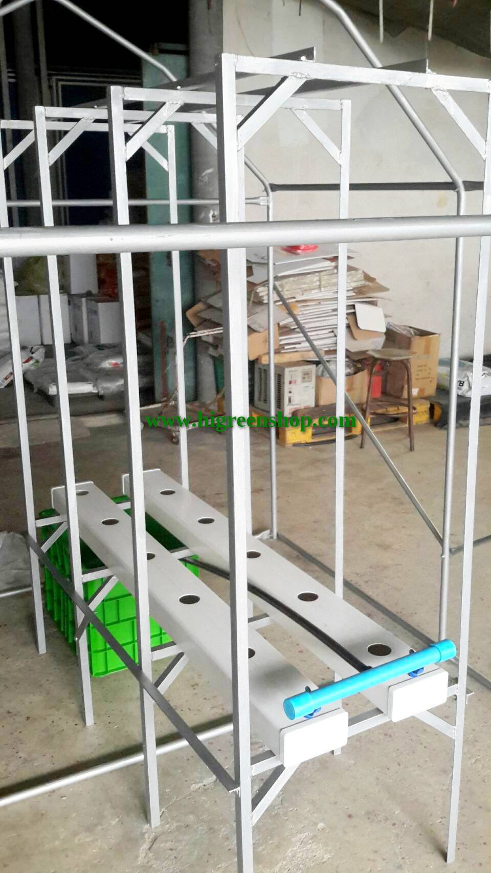 โรงเรือนปลูกเมล่อน+โต๊ะปลูกเมล่อน ปลูกได้ 10 ต้น พร้อมอุปกรณ์ปลูก 2 รอบปลูก