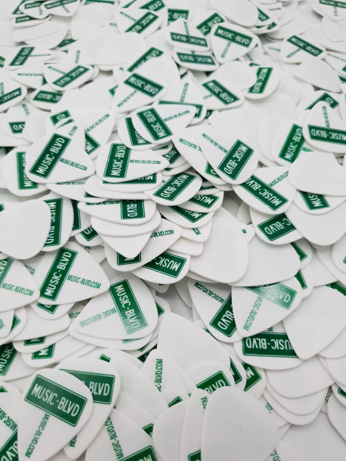 ปิ๊กกีตาร์ BLVD Picks WD10 ความหนา 1.0 mm. (Set of 6) Made in USA.