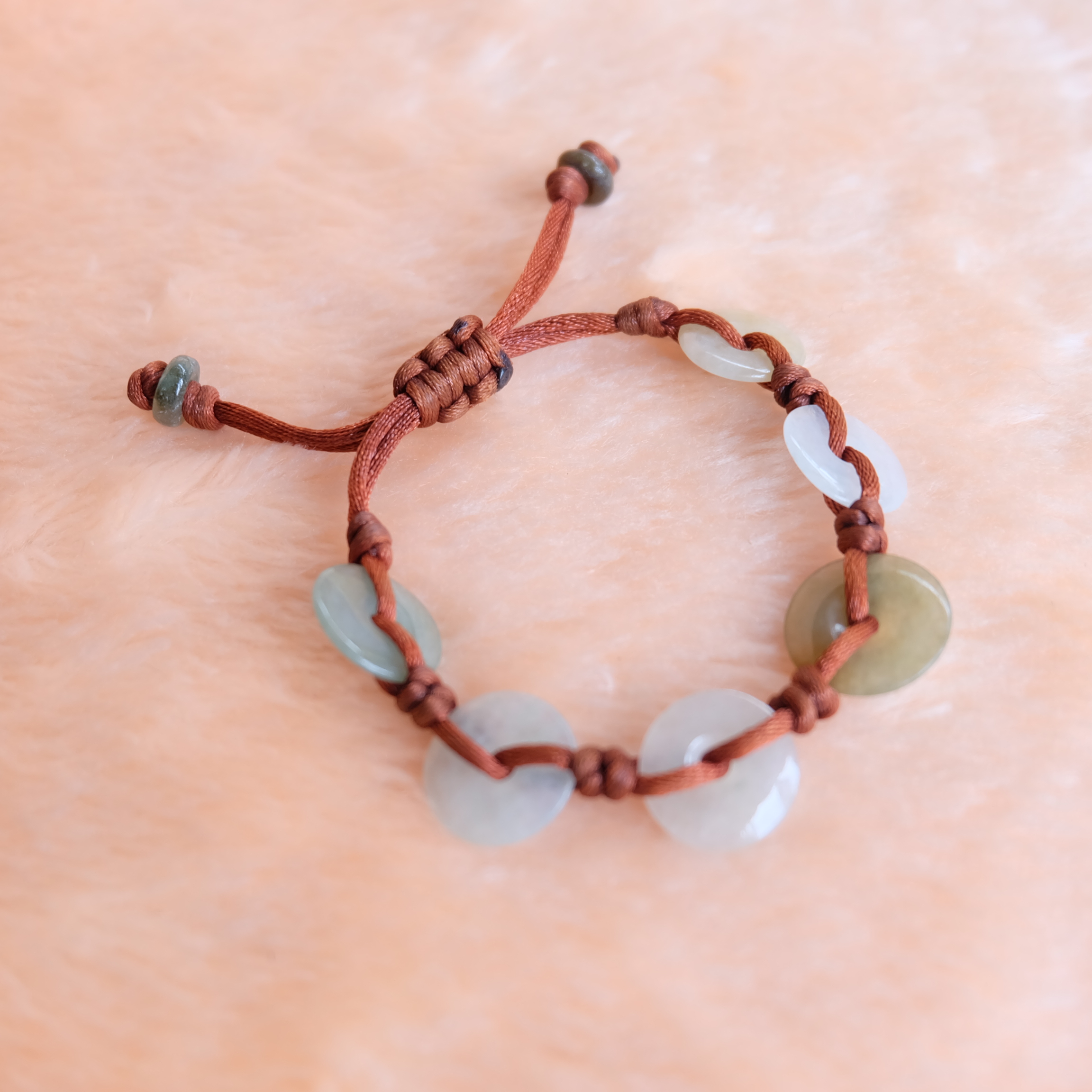 สร้อยข้อมือเหรียญหยกแท้