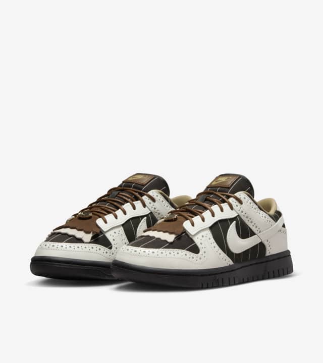 Nike WMNS Dunk Low "Summit White and Cacao Wow"