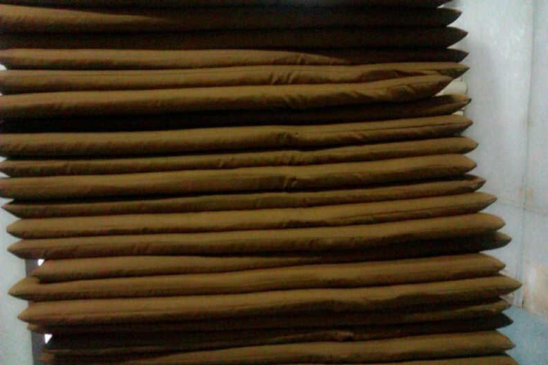 วิถีพุทธ อาสนะยางพารา อาสนะพระ เบาะนั่งสมาธิ เบาะรองนั่งปฏิบัติธรรม ขนาด 65ซม.x 70ซม.หนา 1 นิ้ว สีแก่นบวร