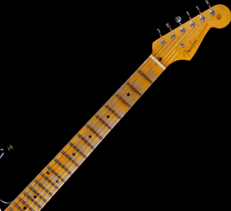 FENDER CUSTOM SHOP LIMITED EDITION 1957 STRATOCASTER HEAVY RELIC HAND-WOUND PICKUPS BLACK OVER 2 TONE SUNBURST