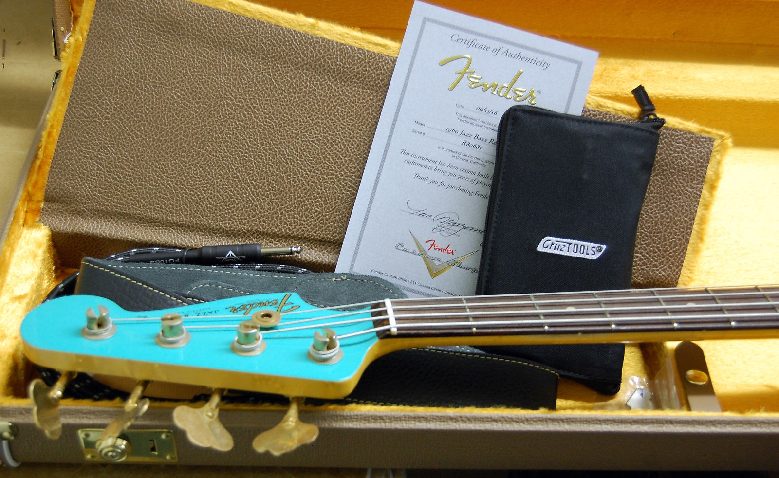 Fender Custom Shop 60 Jazz Bass Relic 2016 Aged Seafoam Green Matching Peg Head Gold Hardware Birdseye Neck