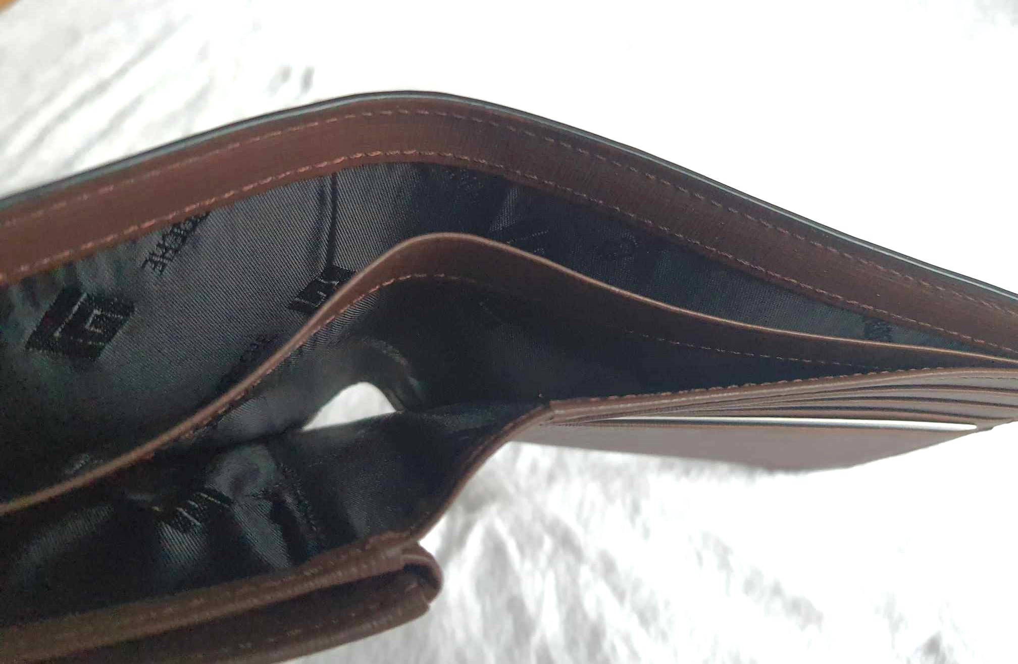 กระเป่าสตางค์ Guy Laroche น้ำตาล ใหม่ แท้