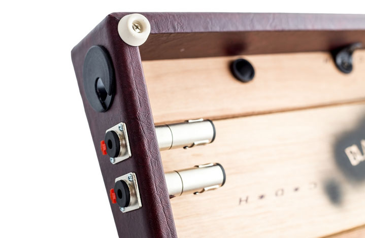 Blackbird Pedalboard 15x30 Wood Top - Wine